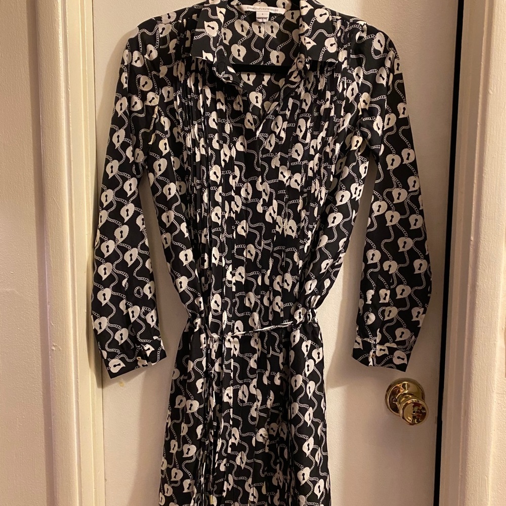 DVF Sill wrap dress size 0. Excellent condition.